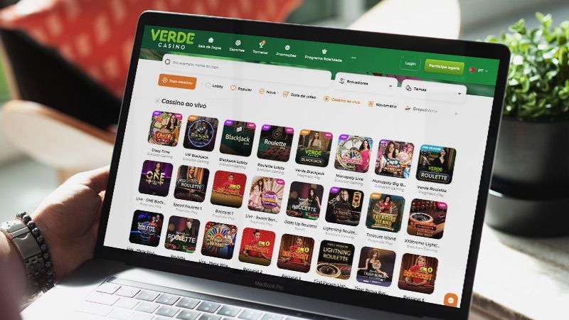 Página de bacará ao vivo do casino Verde no laptop